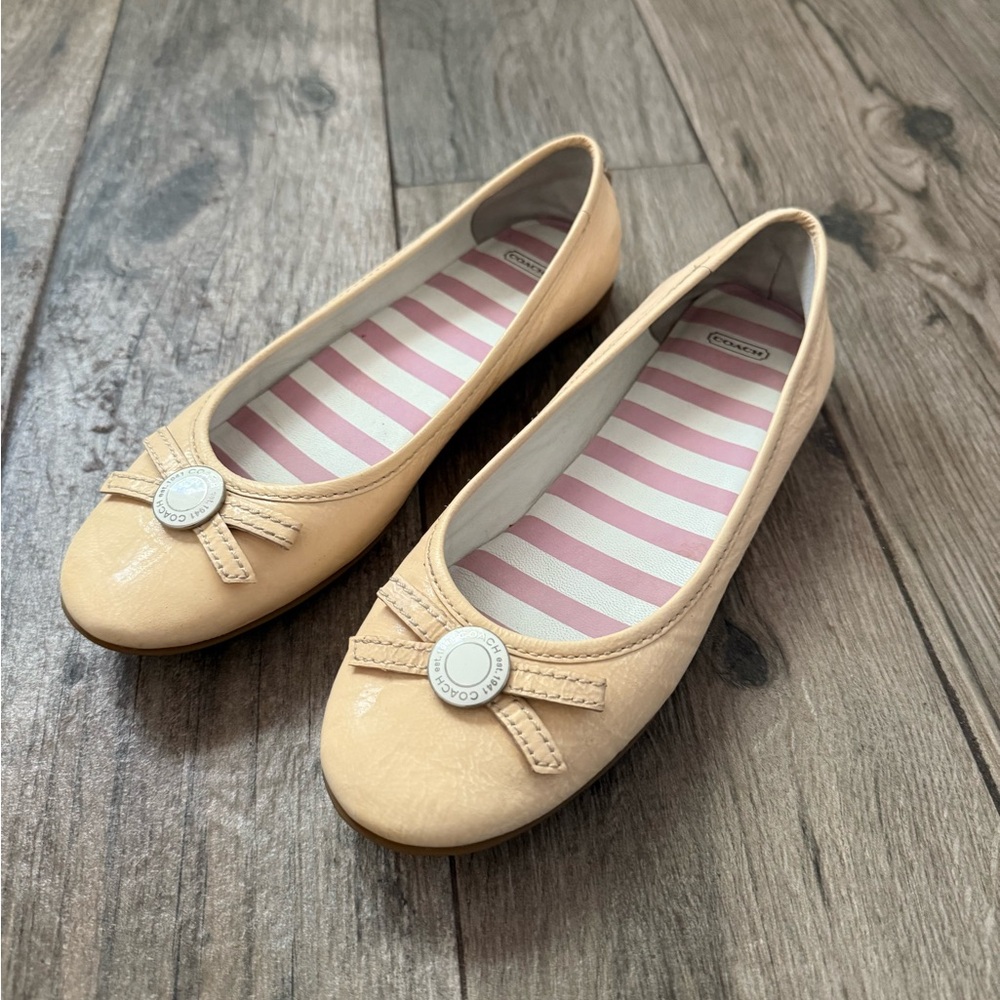 Coach Tan Bow Accent Flats
